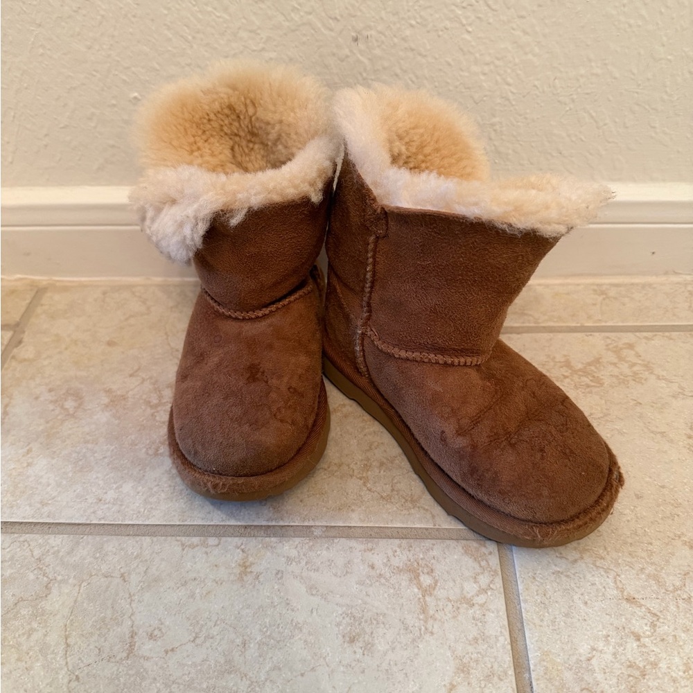 UGG Kids Boots w/Button Detail